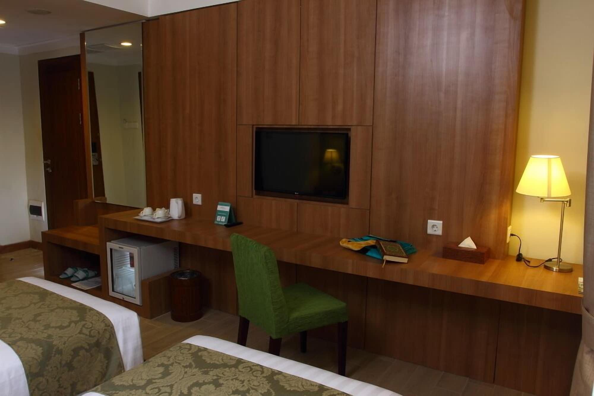 อะซิซา ชาเรียะห์ โฮเต็ล โซโล บาย ฮอไรซัน Hotel Surakarta  ภายนอก รูปภาพ