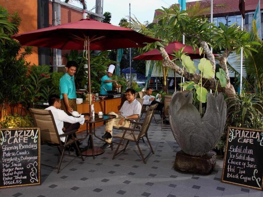 อะซิซา ชาเรียะห์ โฮเต็ล โซโล บาย ฮอไรซัน Hotel Surakarta  ภายนอก รูปภาพ