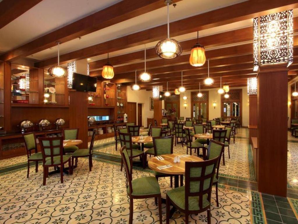 อะซิซา ชาเรียะห์ โฮเต็ล โซโล บาย ฮอไรซัน Hotel Surakarta  ภายนอก รูปภาพ