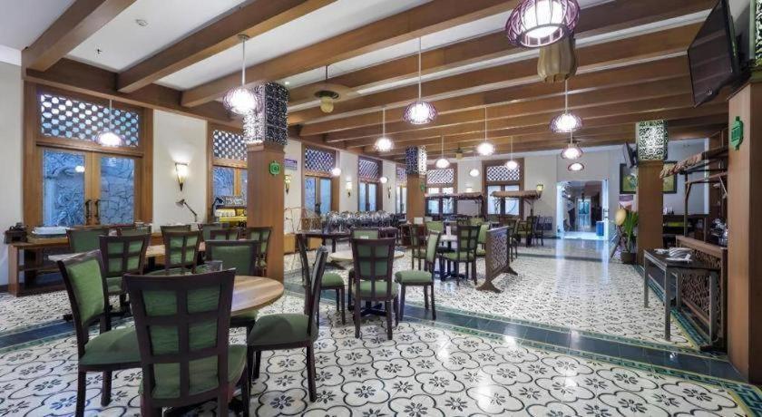 อะซิซา ชาเรียะห์ โฮเต็ล โซโล บาย ฮอไรซัน Hotel Surakarta  ภายนอก รูปภาพ