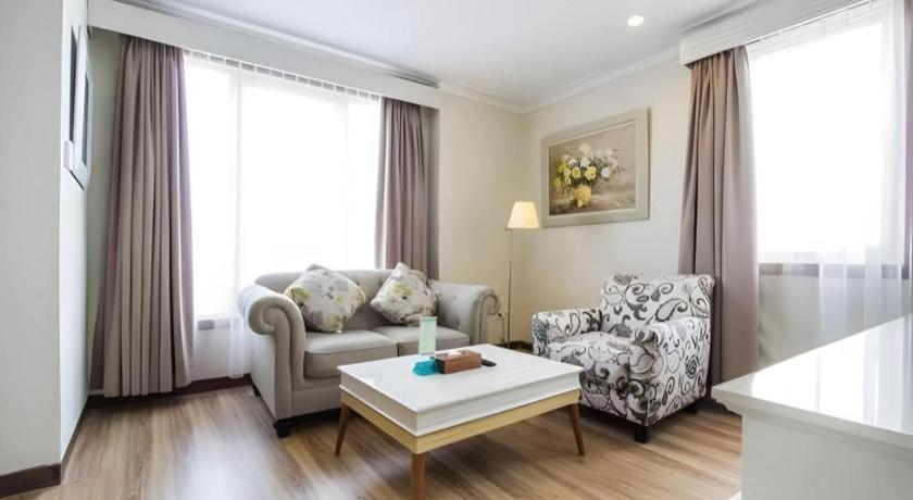 อะซิซา ชาเรียะห์ โฮเต็ล โซโล บาย ฮอไรซัน Hotel Surakarta  ภายนอก รูปภาพ